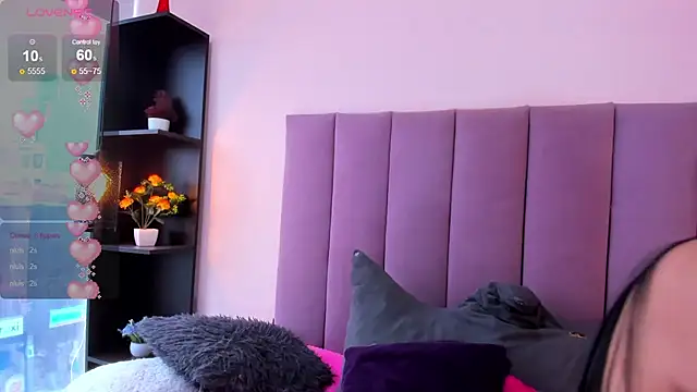 violet_myerrs webcam