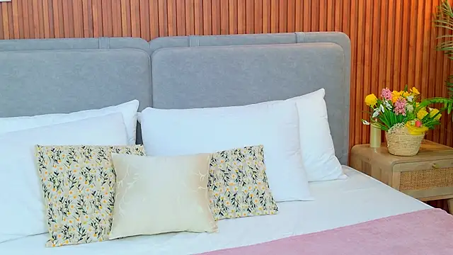 sandy_edvards - Sandy_Edvards's free webcam - UK Sex Cams