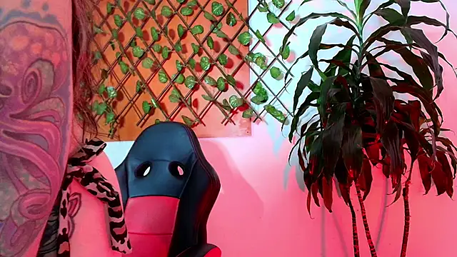 Naughty_Kittenm webcam