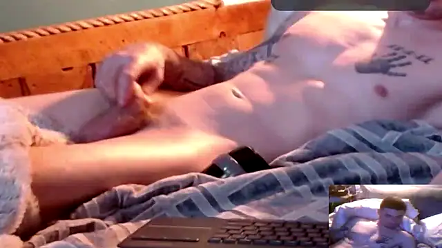 Candybluestrue webcam