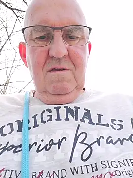 Oldmenhot66 webcam