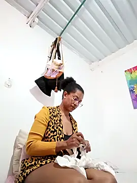 Bigassmommy_x webcam