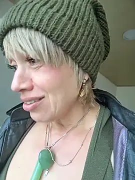 MARILYNMADELENAKOVANOVA webcam