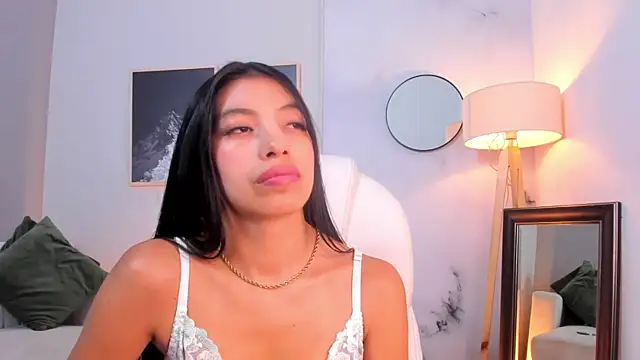 Tiffany_Low webcam