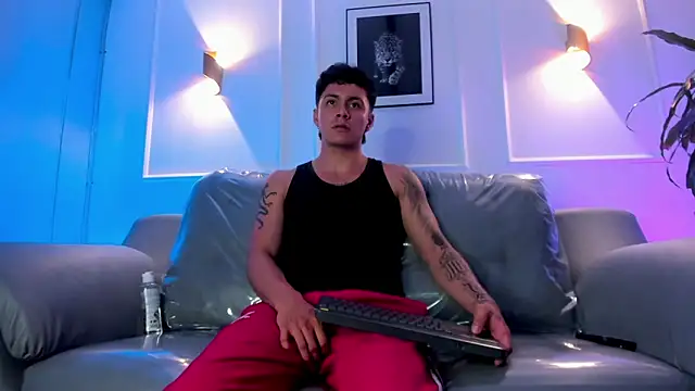 leo_santoro - Leo_santoro's free webcam - UK Sex Cams