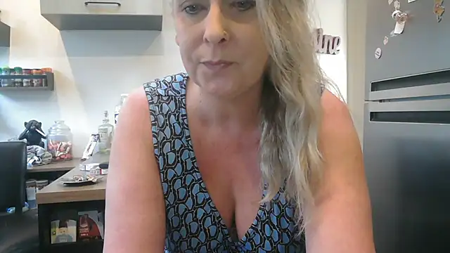 Cataleyaflowers69 webcam