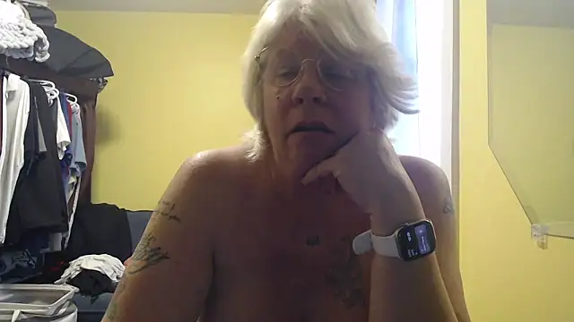 canadiancougar1965 - Live Cam