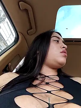 MissNyraSecret webcam