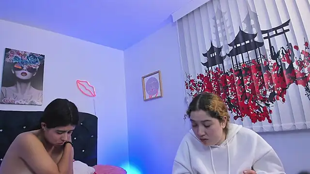 valeria_and_zoe webcam