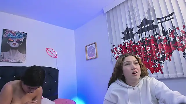 valeria_and_zoe webcam