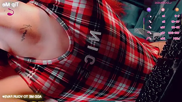 CharlotteBigCock webcam