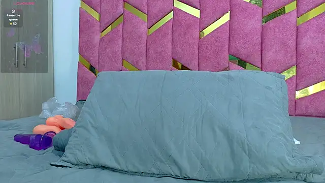 hornyhousekeeper_ webcam