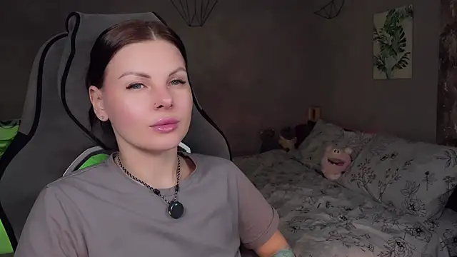 alaska_ya - Alaska_ya's free webcam - UK Sex Cams