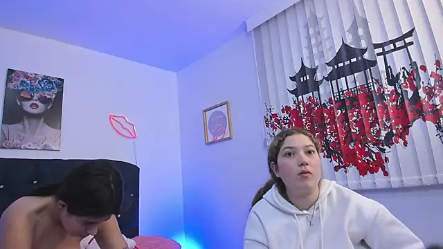 valeria_and_zoe webcam