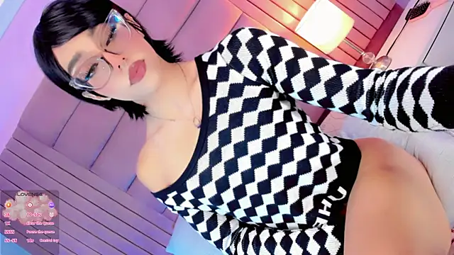 camille_deluxe - Camille_deluxe's free webcam - UK Sex Cams