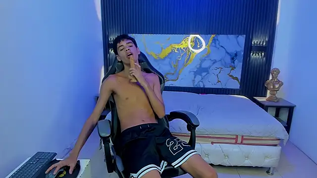 Dark_Desiree18 webcam