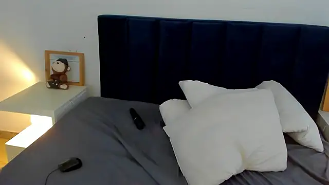 melanie_roux__ webcam