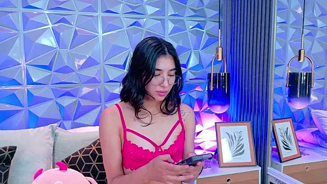 AdelineJhones webcam