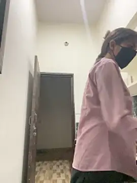 Webcam Model (Pooja_Love143)  is live.Free join now!