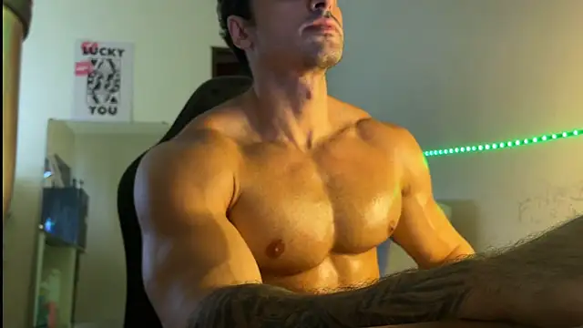 lucasfit24 (M young) - jerk juicy cock and show ass