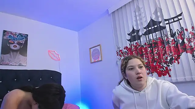 valeria_and_zoe webcam