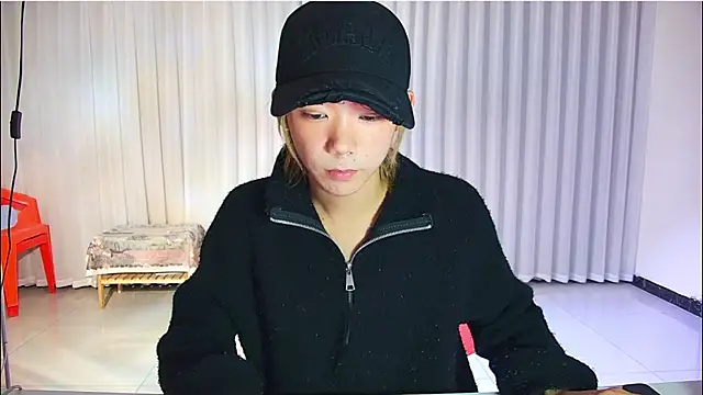 wumei-001 (M twink) - 首秀、助力开票  尻，自慰，裸舞 nude