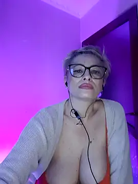 LunaBlaise Stripchat cam model