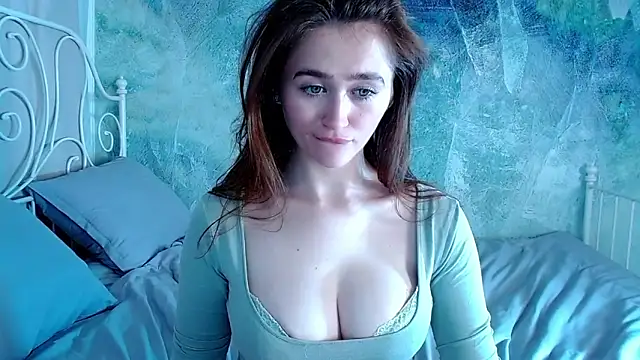 millllina Stripchat cam model