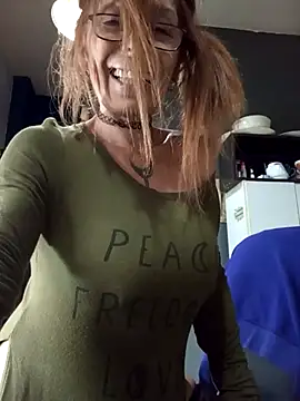 Webcam Model (FrozenWaffle)  is live.Free join now!