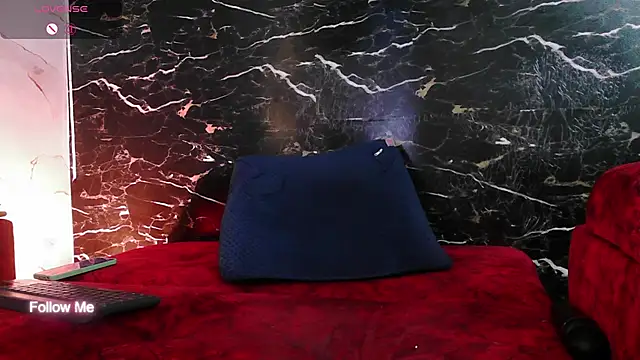 crislingery_dolli webcam