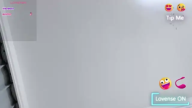 美女luckyuyu66在线直播