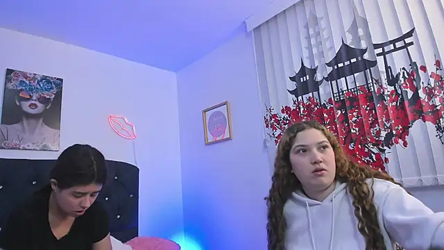 valeria_and_zoe webcam