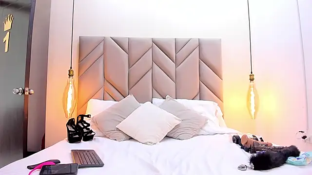 isabellafoox - IsabellaFoox's free webcam - UK Sex Cams