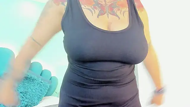 sharlott18 - Live Cam