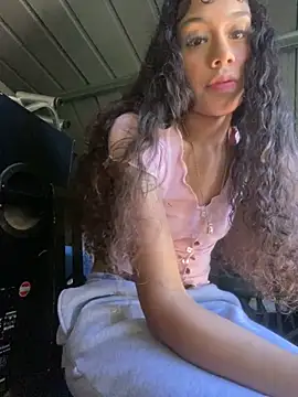 badbaby187 Live Webcam on Stripchat