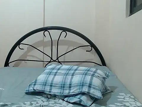 xthelastvirginx - XTheLastVIRGINx's free webcam - UK Sex Cams