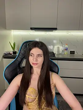 curlylara - CurlyLara's free webcam - UK Sex Cams