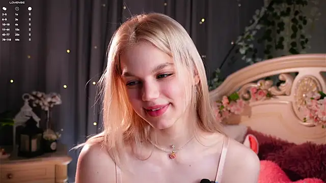 EdlinAlliston Stripchat cam model