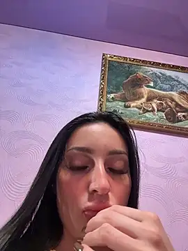 Webcam Model (Soft_Pleasure) is live