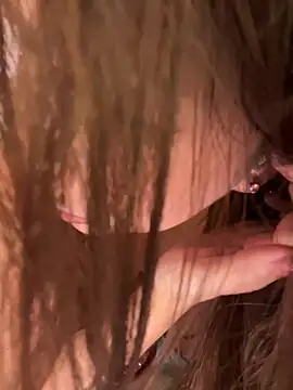 美女qianhan_x在线直播