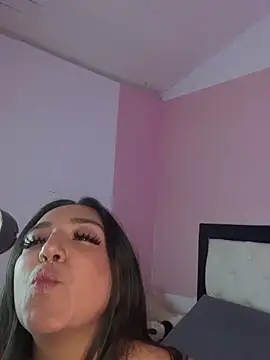 Emily_Roussee webcam