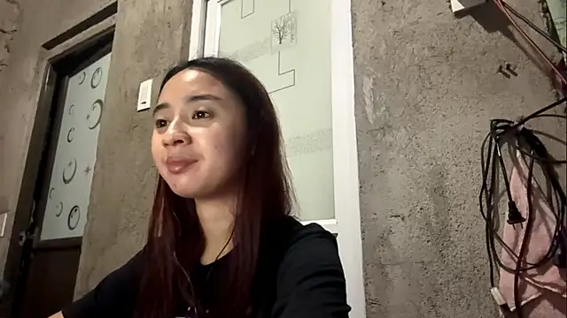 LenoraLacassagne webcam