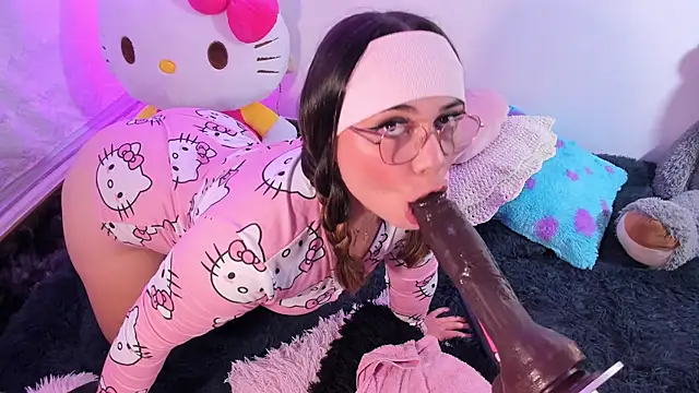 cassiebigass_ - CassieBigass_'s free webcam - UK Sex Cams