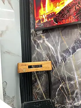 Webcam Model (Miss_Bella_Flame)  is live.Free join now!