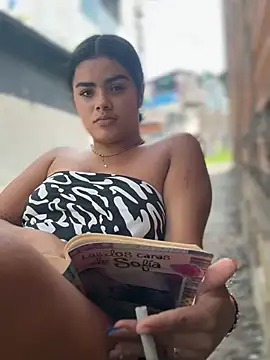 kaily_sweet16 - Kaily_Sweet16's free webcam - UK Sex Cams