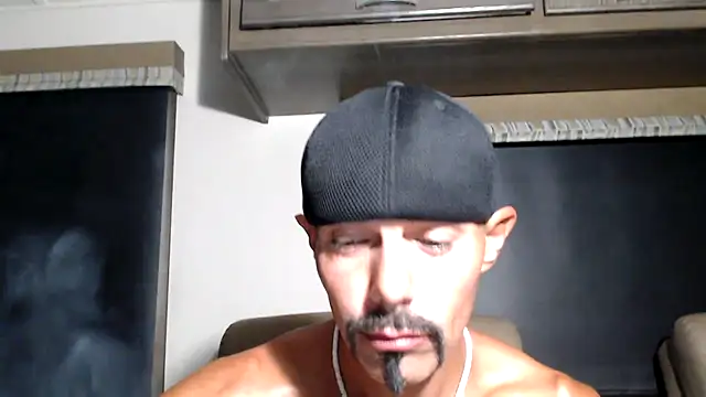 thickd2c - ThickD2C's free webcam - UK Sex Cams