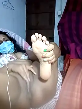 Webcam Model (Rithu-SL) is live