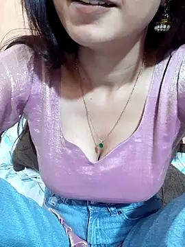 Webcam Model (siya_rani67)  is live.Free join now!