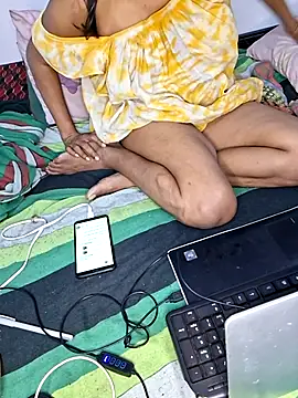 Webcam Model (preya6)  is live.Free join now!