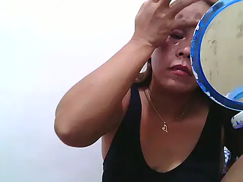 yummytitsxxx168 webcam